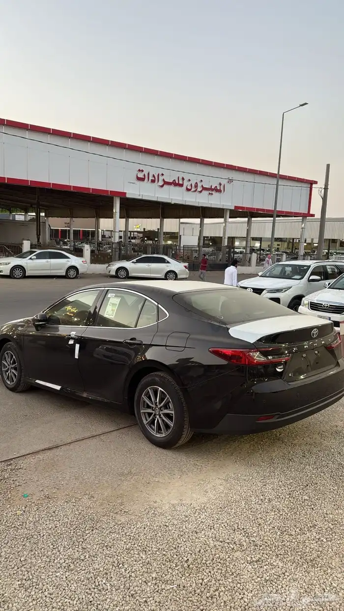 تويوتا كامري 2025 E بنزين سعودي جديد اللون اسود 7