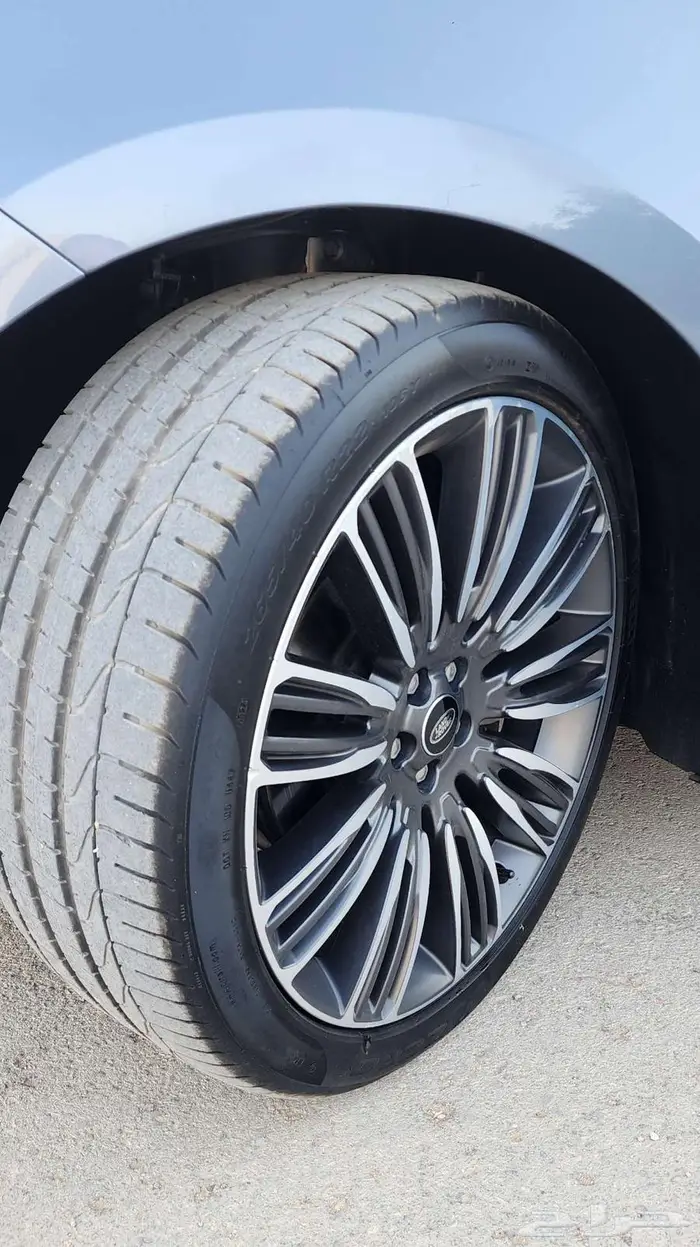 للبيع لاند روفر فيلار مديل 2021 فل كامل 31