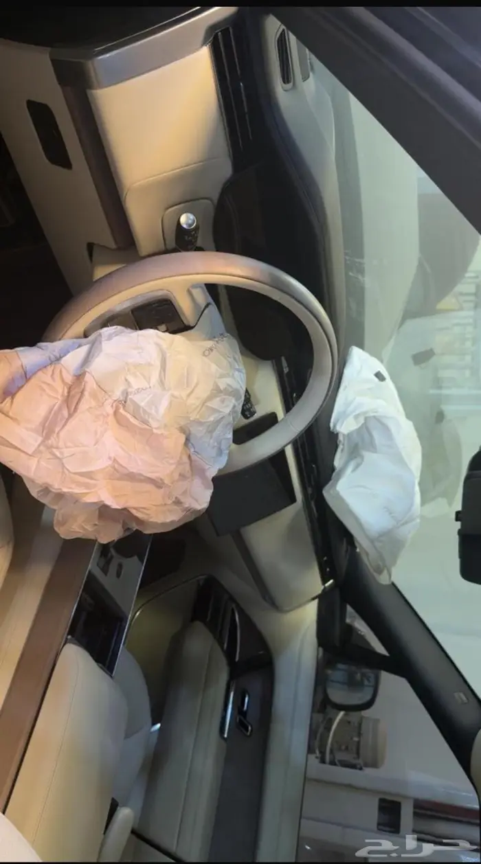 رنج روفر اوتوبيوقرافي 2025 مصدوم 1