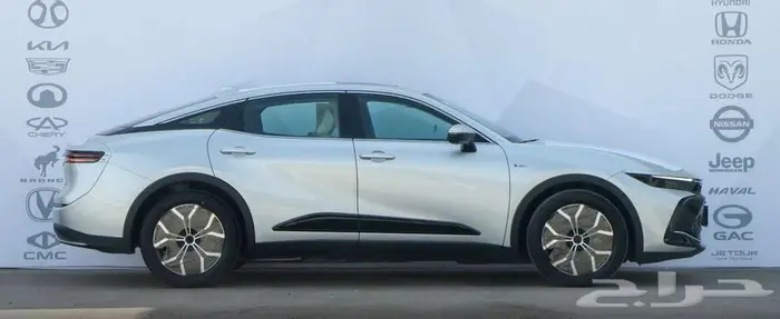 تويوتا كراون بريميوم هايبرد موديل 2025 10