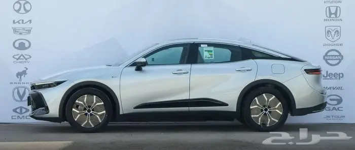 تويوتا كراون بريميوم هايبرد موديل 2025 21