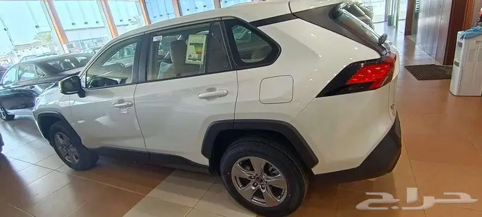 تويوتا راف فور LE ستاندر دبل بنزين 2025 2