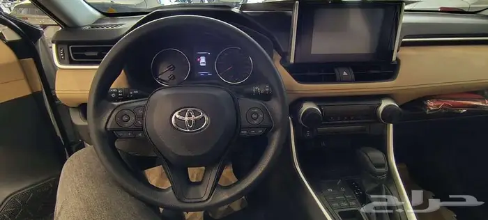 تويوتا راف فور LE ستاندر دبل بنزين 2025 6