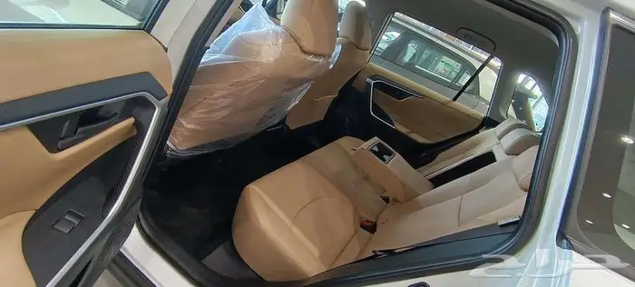 تويوتا راف فور LE ستاندر دبل بنزين 2025 5