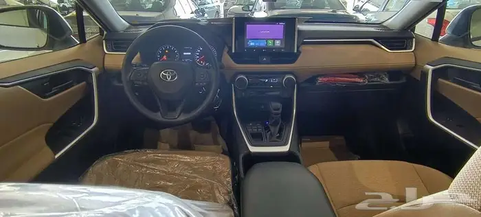 تويوتا راف فور LE ستاندر دبل بنزين 2025 7