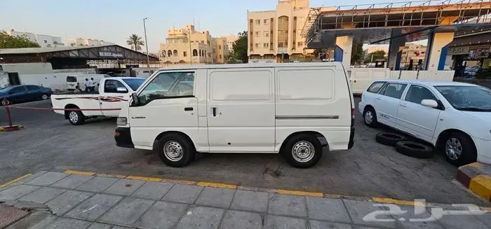 باص بضاعه مستوبيشي موديل 2008 بنزين قير عادي بدون مكيف 2