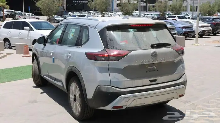 نيسان اكستريل 7 مقاعد موديل2025متوفر كاش اقساط باقل الاسعار 12