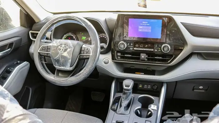 تويوتا هايلاندر جي ال اي 2025 ابيض كاش - اقساط 12