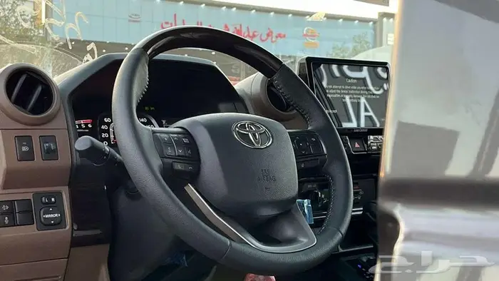 تويوتا ربع 2025 سعودي رفرف ونش ثلاجة كاش استلام فوري 13