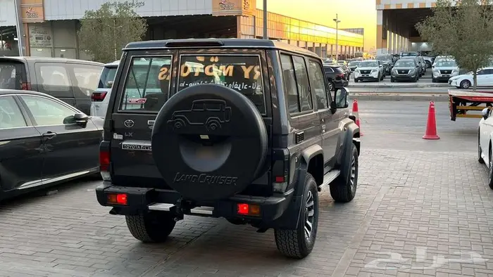 تويوتا ربع 2025 سعودي رفرف ونش ثلاجة كاش استلام فوري 3