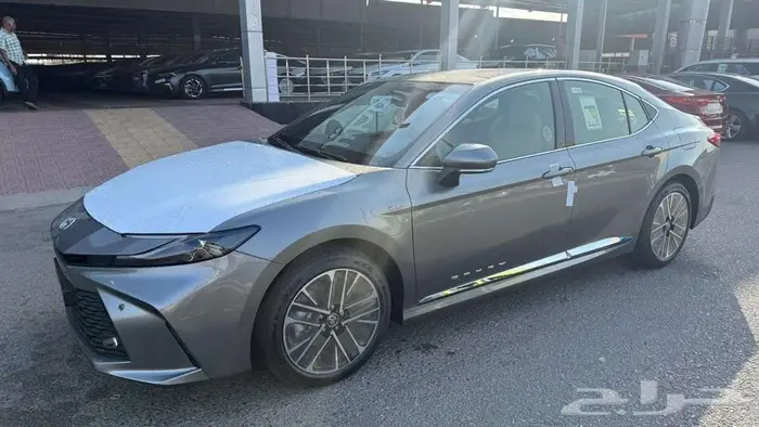 تويوتا كامري LE هايبرد بانوراما 2025 5