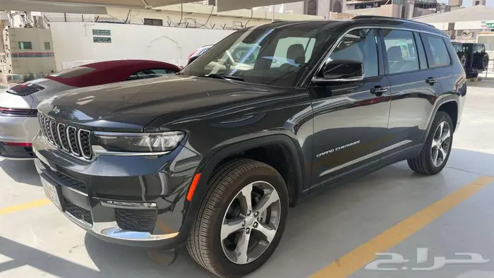 جيب قراندشيروكي لميتد بلس 3 صفوف 2023 0