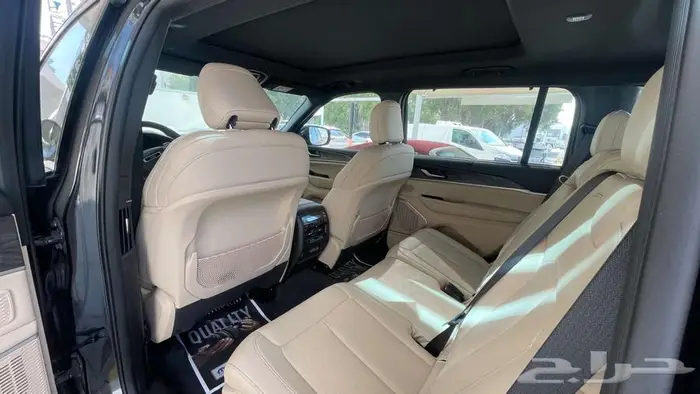 جيب قراندشيروكي لميتد بلس 3 صفوف 2023 7