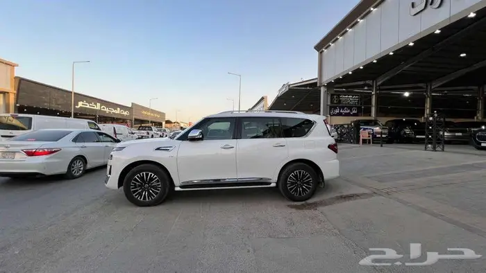 نيسان باترول بلاتينيوم موديل 2023- معرض خلف للسيارات 6