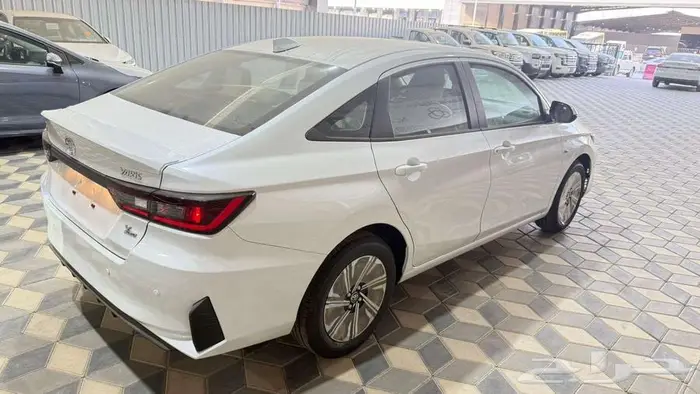 يارس واي بلس ابيض 2026 4