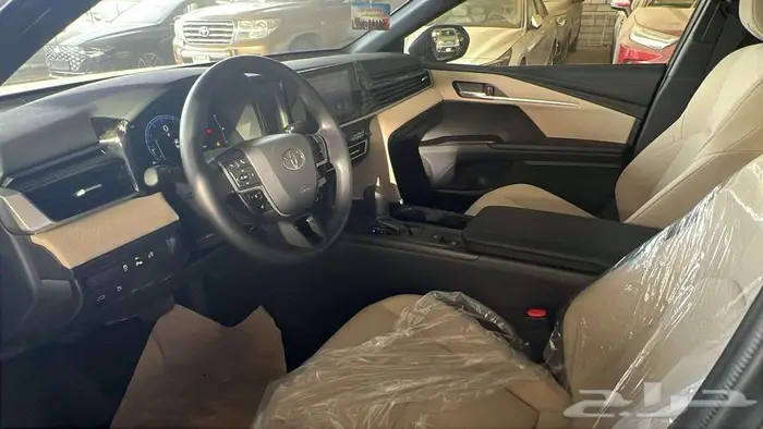 تويوتا كامري E بنزين موديل 2025 8