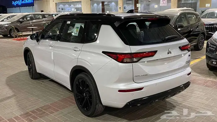 عرض خااص ميتسوبيشي اوتلاندر بلاك سام فل موديل 2025 3