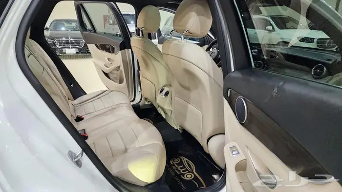 مرسيدس GLC300 2017 24