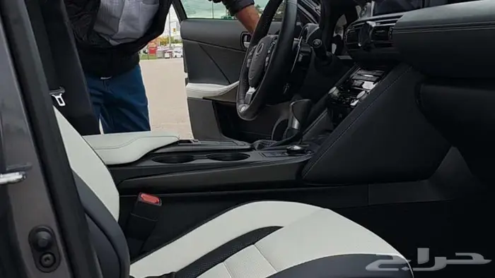 2023 لكزس IS500 V8 نادر ب 215 4