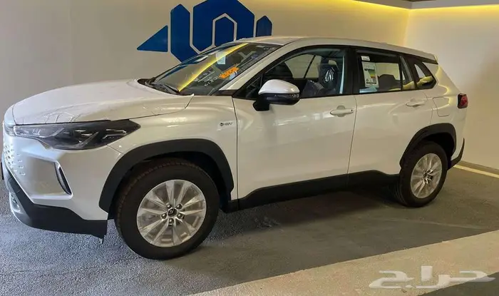 تويوتا كرولا كروس 2025 هايبرد LE 2