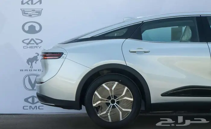 تويوتا كراون بريميوم هايبرد موديل 2025 15