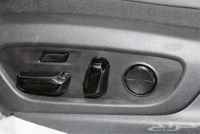 لكزس - ES300 Bh هايبرد - 2025 - نص فل - خليجي السعر 199000 index