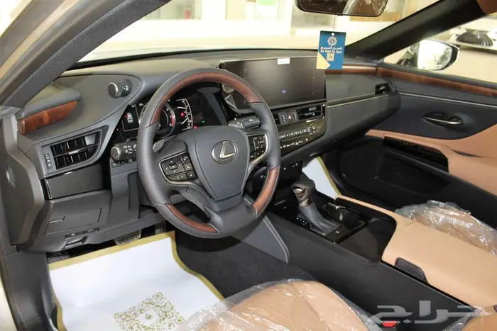 لكزس - ES250 لاكجيري - 2025 - نص فل - خليجي 5