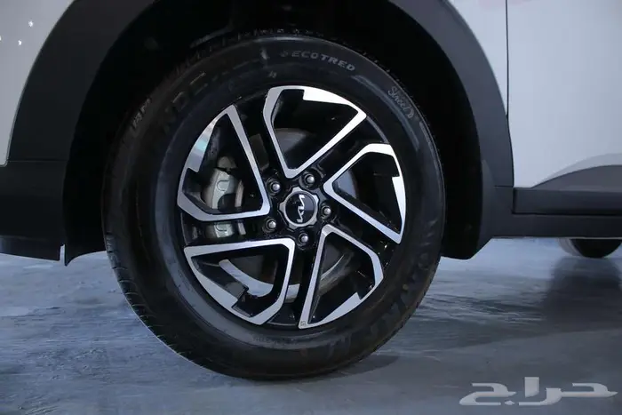 كيا كارينز استاندر 2025 4