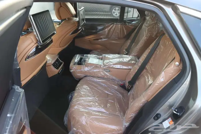 لكزس LS. 500.HHهايبرد موديل 2022 28