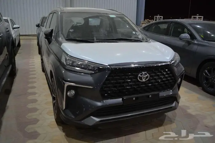 تويوتا فيلوز GLX فل موديل 2025 ابيض و رصاصي ورمادى 4