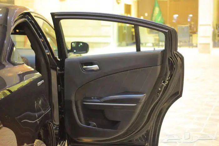 دودج تشارجر SXT 2018 فتحة سقف مرهم SRT 15