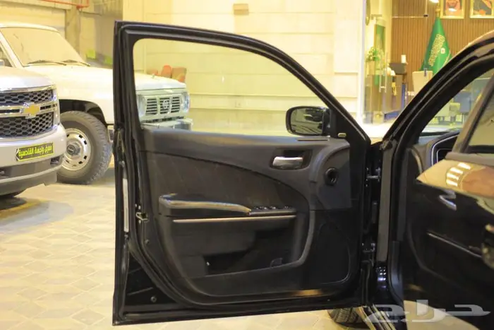 دودج تشارجر SXT 2018 فتحة سقف مرهم SRT 6