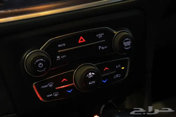 دودج تشارجر SXT 2018 فتحة سقف مرهم SRT 11