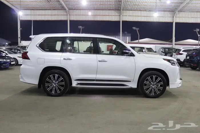 جيب لكزس 2020 فل كامل 3