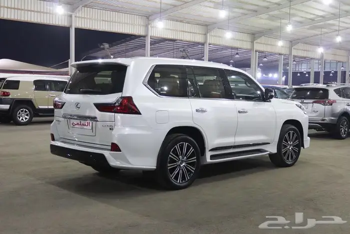 جيب لكزس 2020 فل كامل 6