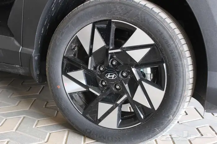 هونداي كونا اسمارت بنزين موديل 2025 8