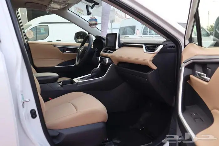 تويوتا راف فور 2025 استندر و نص فل 18