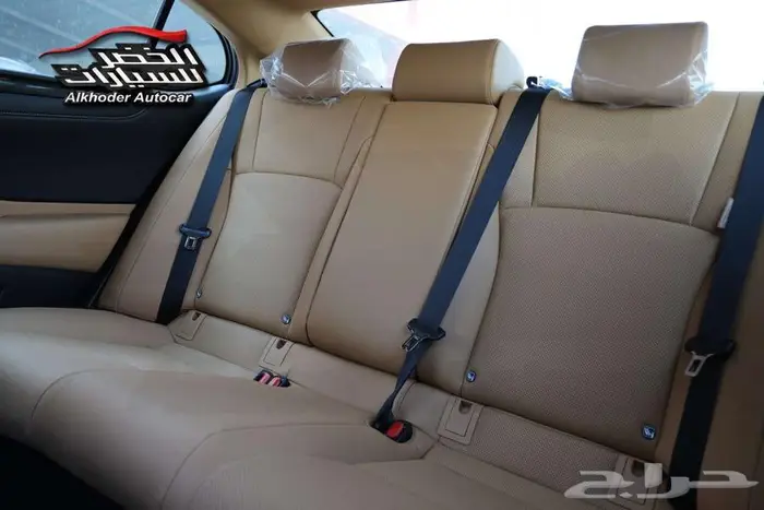 2025 ابيض لكزس اي اس 250 7