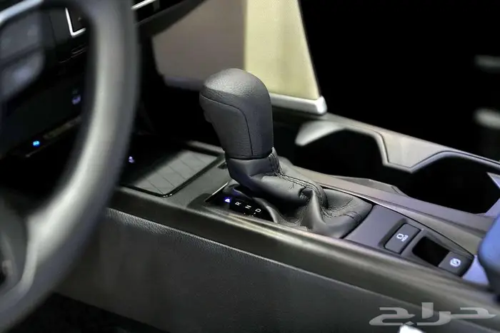 تويوتا كامري E استاندر 2025- الخضر للسيارات 29