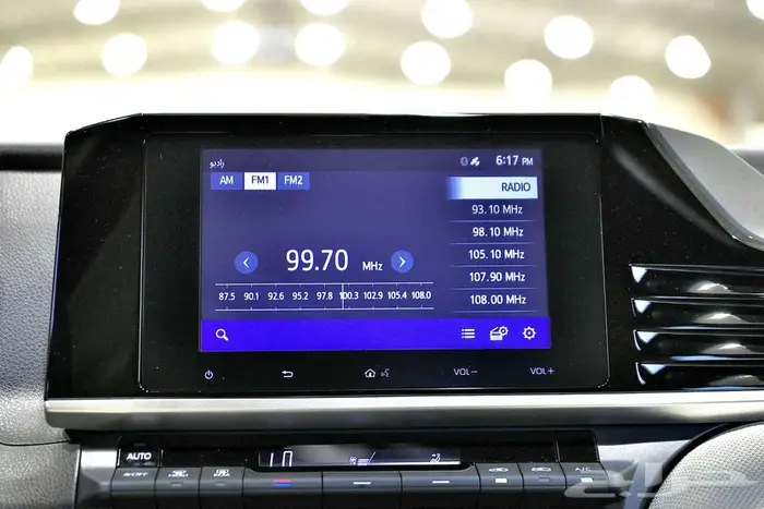 تويوتا كامري E استاندر 2025- الخضر للسيارات 16