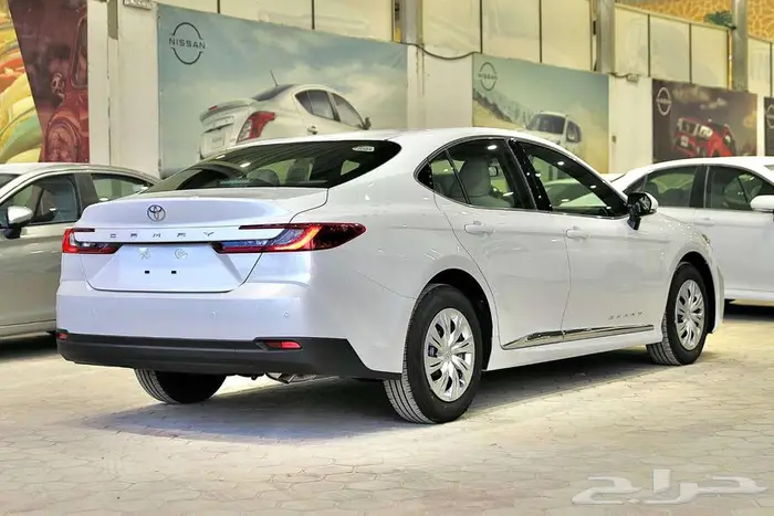 تويوتا كامري E استاندر 2025- الخضر للسيارات 4