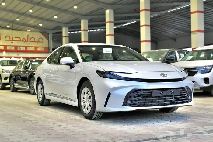 تويوتا كامري E استاندر 2025- الخضر للسيارات 2