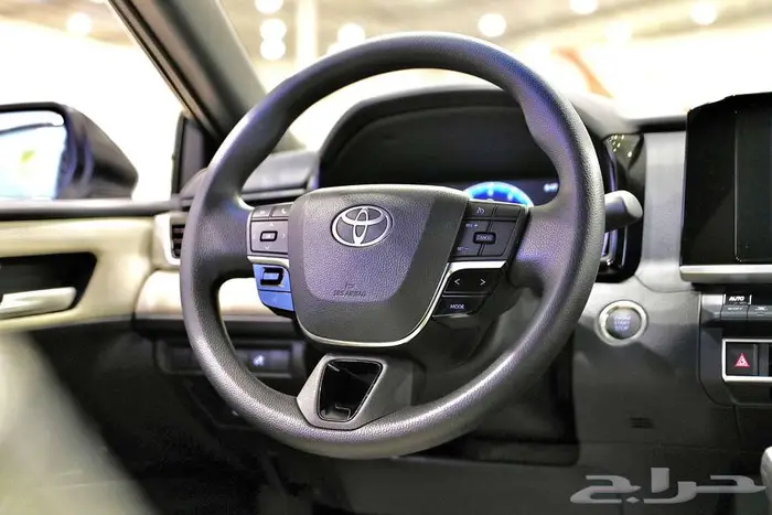 تويوتا كامري E استاندر 2025- الخضر للسيارات 23