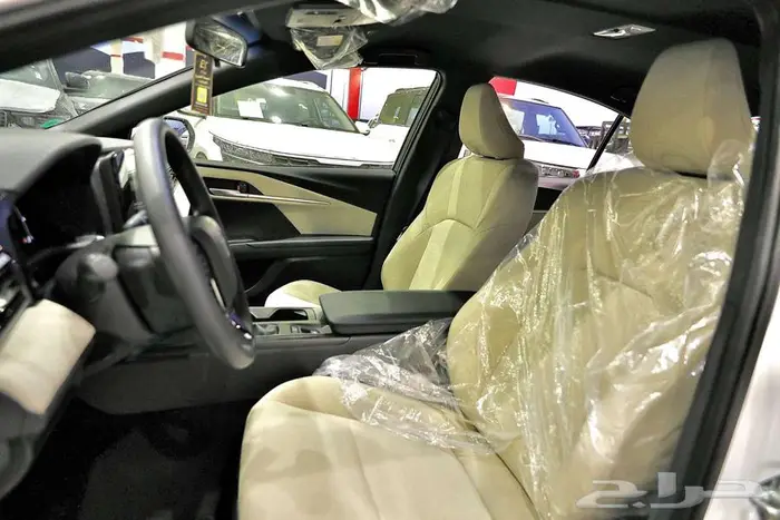 تويوتا كامري E استاندر 2025- الخضر للسيارات 18