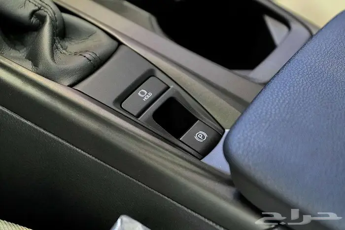 تويوتا كامري E استاندر 2025- الخضر للسيارات 32