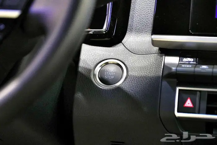 تويوتا كامري E استاندر 2025- الخضر للسيارات 26