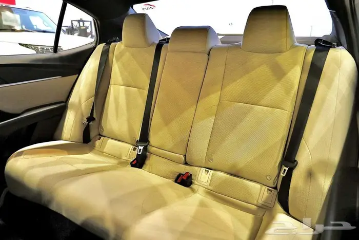 تويوتا كامري E استاندر 2025- الخضر للسيارات 24