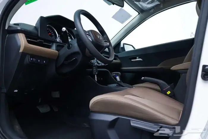 هيونداي اكسنت فليت ابيض سقف اسود 2026 4