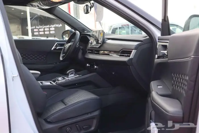 ميتسوبيشي اوتلاندر 2025بلاك سام واستندر 14