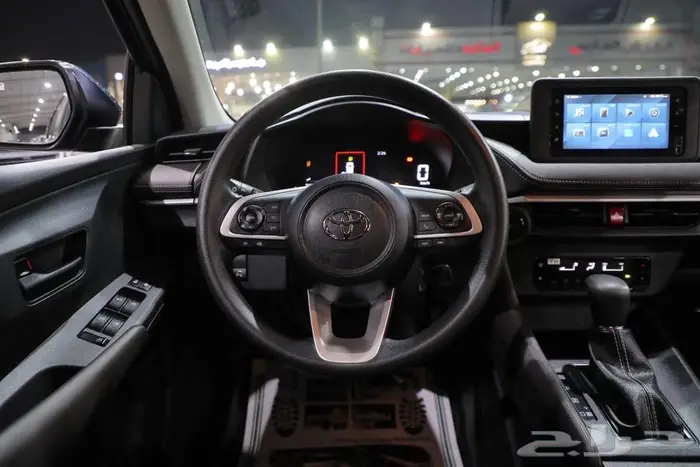 تويوتا يارس Y بلاس نص فل اربعة سلندر موديل 2024 11